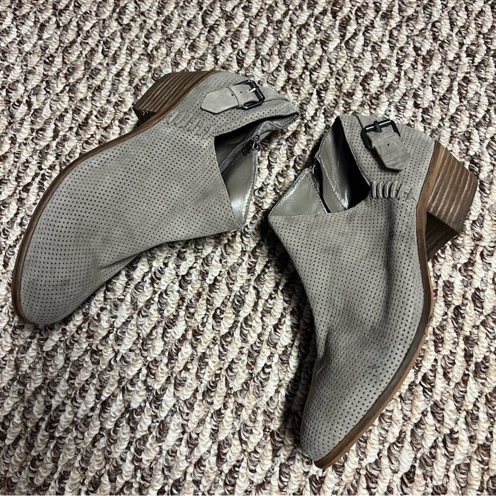 Vince Camuto Gray Suede Ankle Boots Booties Stacked Heel Women's Size 9.5